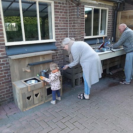 Camping De Tulpenweide Lege Kampeerplaats, Lege Plaats Op Het Gras Zonder Bed Breezand المظهر الخارجي الصورة