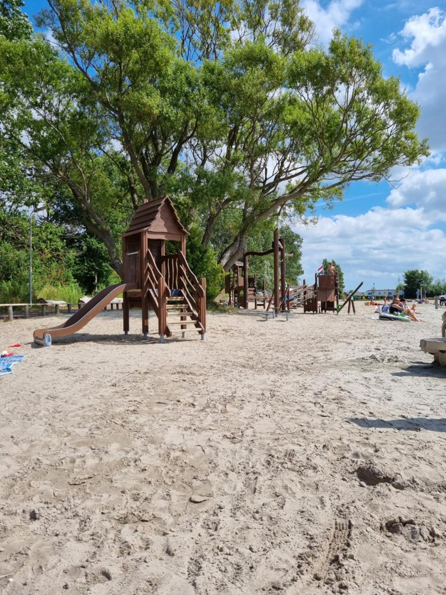 Camping De Tulpenweide Lege Kampeerplaats, Lege Plaats Op Het Gras Zonder Bed Breezand المظهر الخارجي الصورة