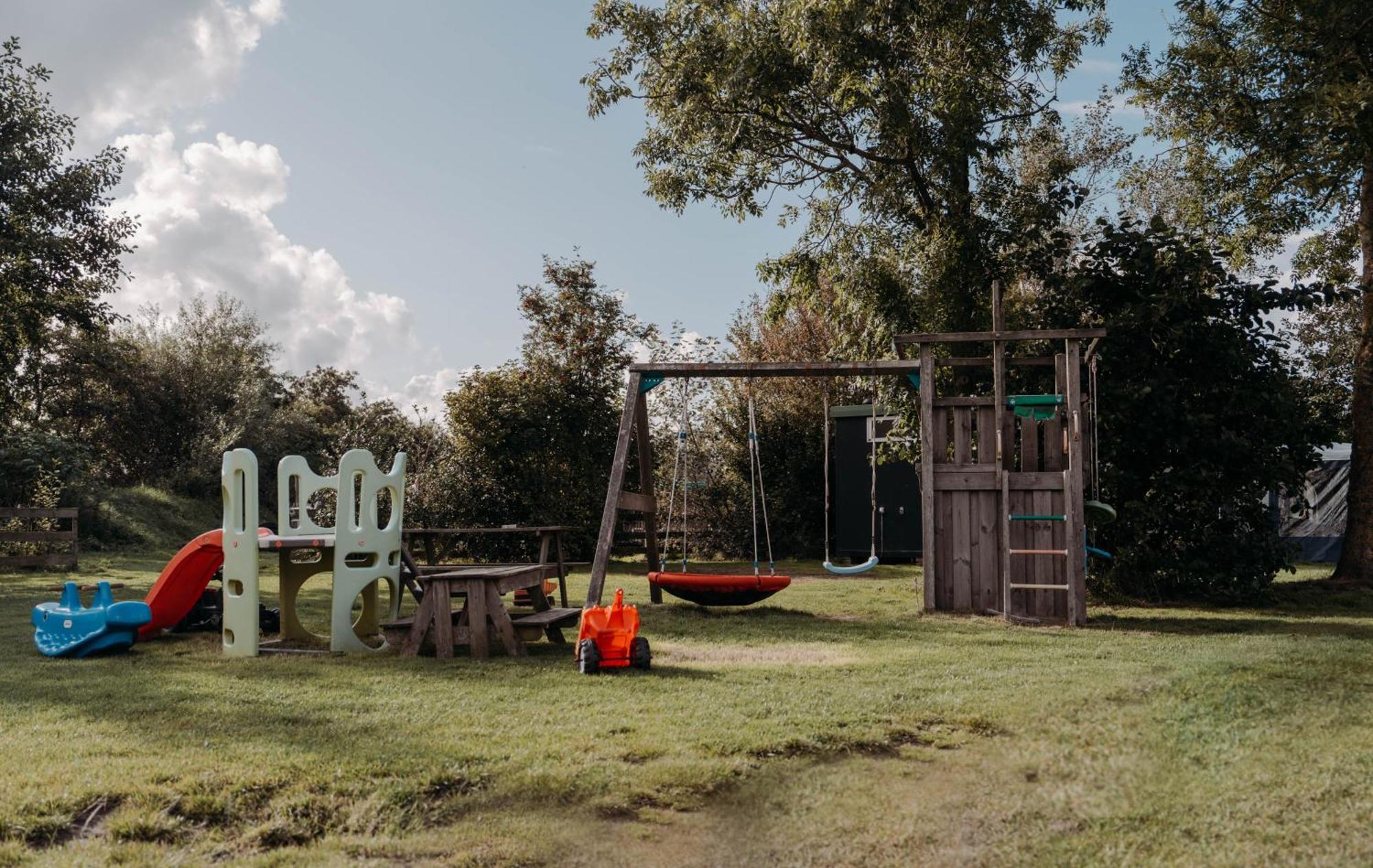 Camping De Tulpenweide Lege Kampeerplaats, Lege Plaats Op Het Gras Zonder Bed Breezand المظهر الخارجي الصورة